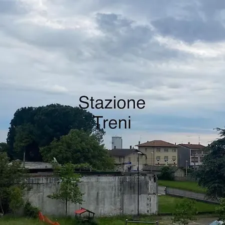 Apartment 50 M Da Stazione Per Udine Manzano